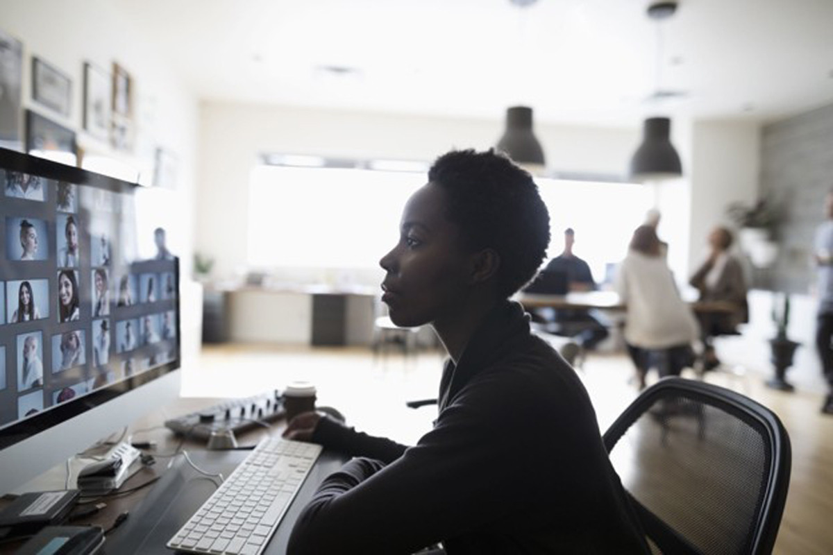 Job posting search representing pay transparency and hiring compliance requirements
